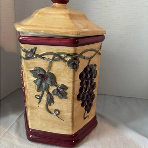 Vintage Nonni’s Biscotti Handmade Grape Vine Ceramic Canister Cookie Jar - Picture 2 of 9